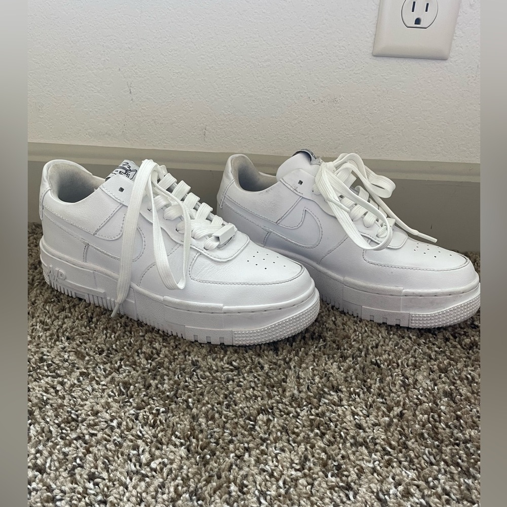 Nike Air Force Pixels Size 8